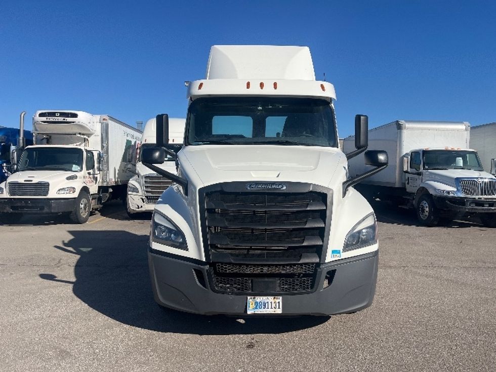 Day Cab Tractor-Heavy Duty Tractors-Freightliner-2020-T12664ST-Middlefield-OH-614,452\n\t\tmiles-$ 30,250 - Image 2