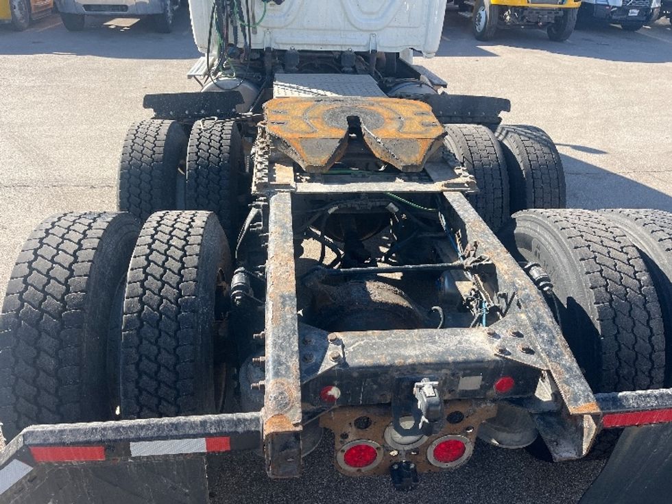 Day Cab Tractor-Heavy Duty Tractors-Freightliner-2020-T12664ST-Middlefield-OH-614,452\n\t\tmiles-$ 30,250 - Image 6