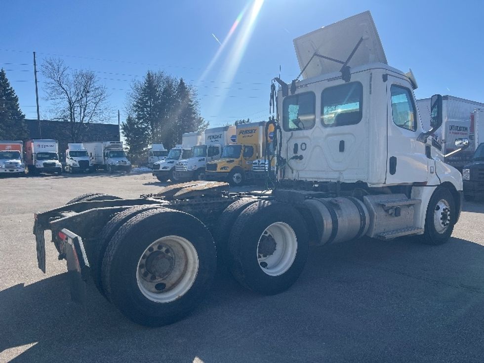 Day Cab Tractor-Heavy Duty Tractors-Freightliner-2020-T12664ST-Middlefield-OH-614,452\n\t\tmiles-$ 30,250 - Image 7