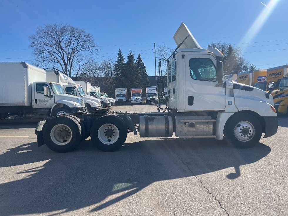 Day Cab Tractor-Heavy Duty Tractors-Freightliner-2020-T12664ST-Middlefield-OH-614,452\n\t\tmiles-$ 30,250 - Image 8