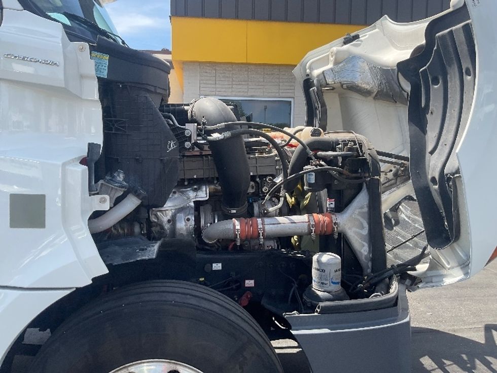 Day Cab Tractor-Heavy Duty Tractors-Freightliner-2020-T12664ST-Milwaukee-WI-228,203\n\t\tmiles-$ 55,250 - Image 16