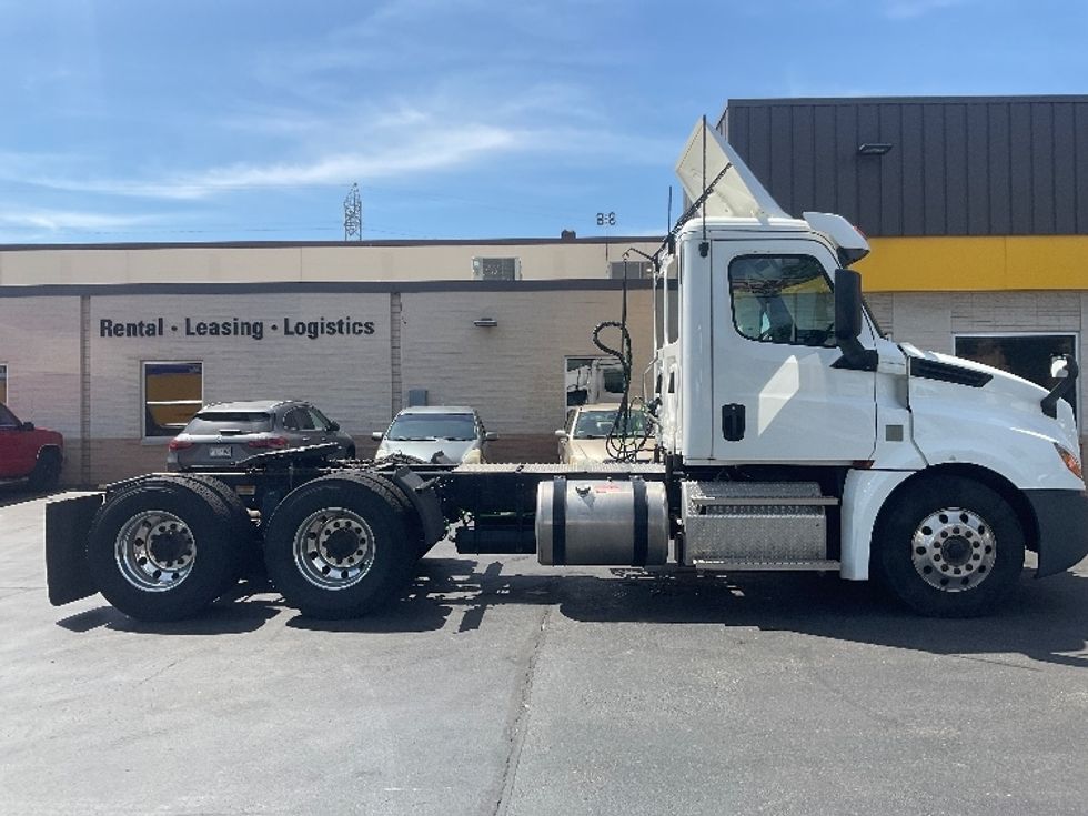 Day Cab Tractor-Heavy Duty Tractors-Freightliner-2020-T12664ST-Milwaukee-WI-228,203\n\t\tmiles-$ 55,250 - Image 8