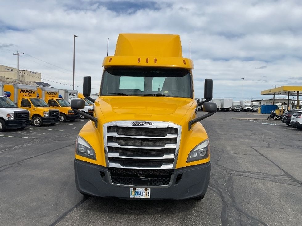 Day Cab Tractor-Heavy Duty Tractors-Freightliner-2020-T12664ST-Milwaukee-WI-322,612\n\t\tmiles-$ 52,500 - Image 2