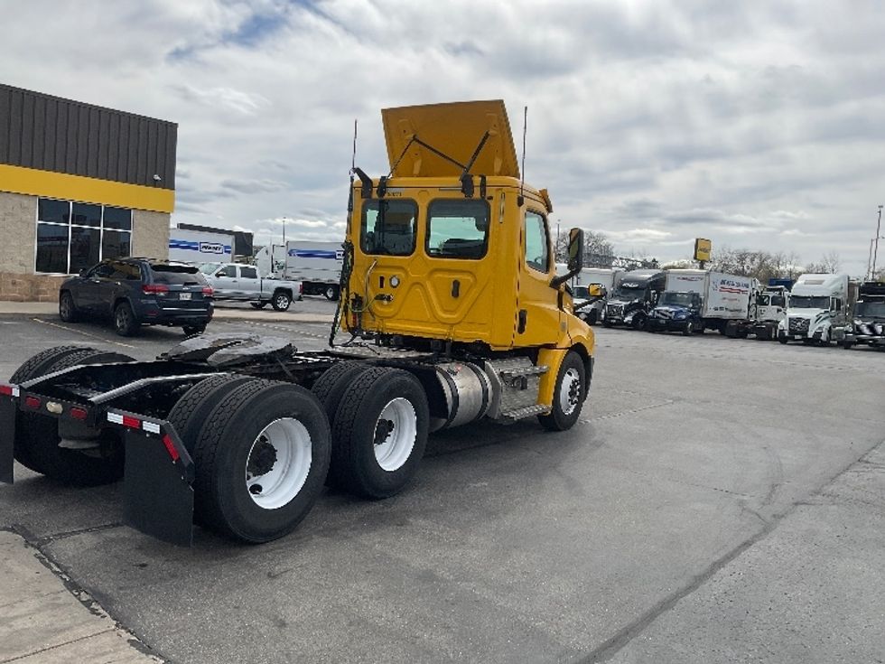 Day Cab Tractor-Heavy Duty Tractors-Freightliner-2020-T12664ST-Milwaukee-WI-322,612\n\t\tmiles-$ 52,500 - Image 7