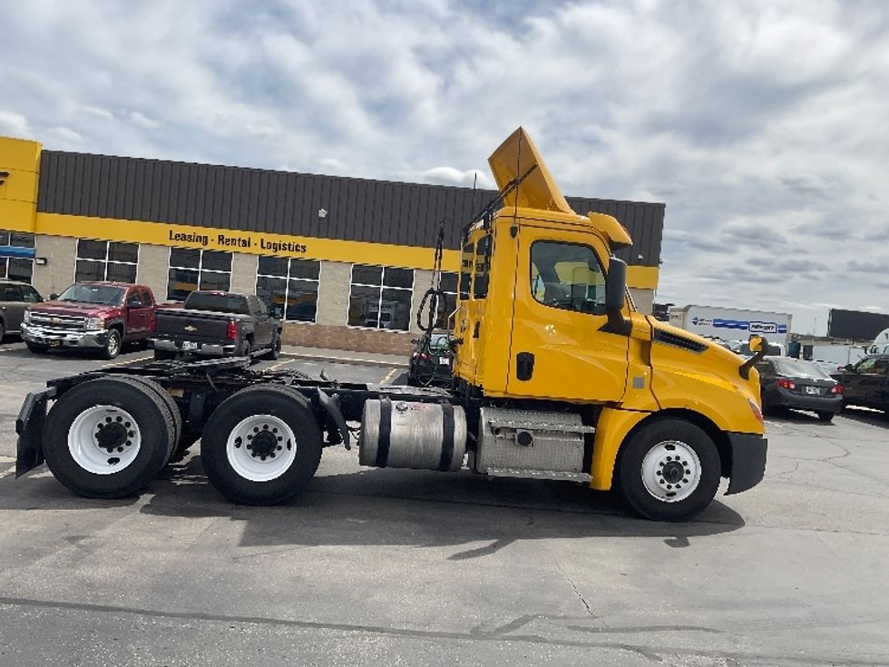 Day Cab Tractor-Heavy Duty Tractors-Freightliner-2020-T12664ST-Milwaukee-WI-322,612\n\t\tmiles-$ 52,500 - Image 8