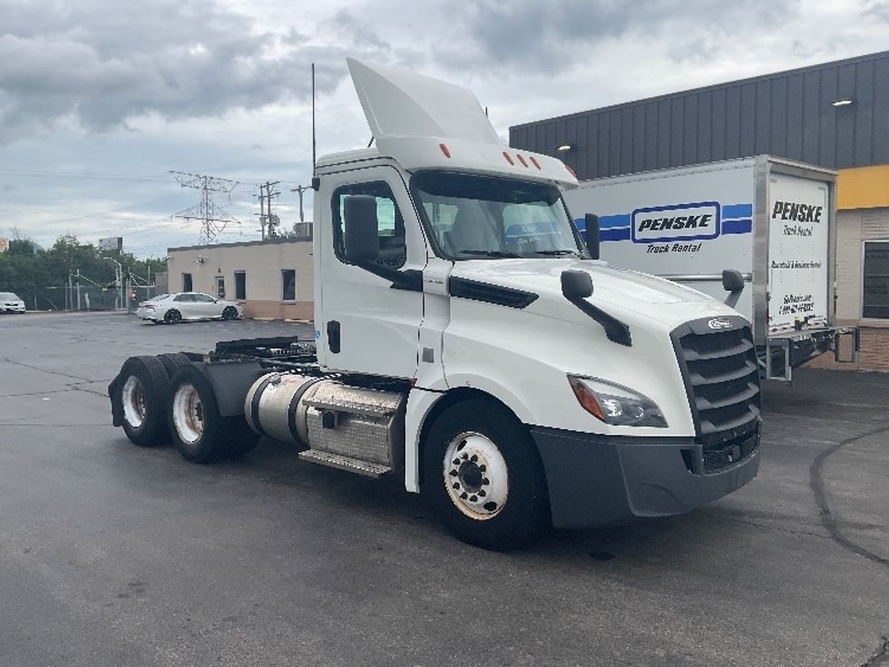 Day Cab Tractor-Heavy Duty Tractors-Freightliner-2020-T12664ST-Milwaukee-WI-425,142\n\t\tmiles-$ 52,000 - Image 1