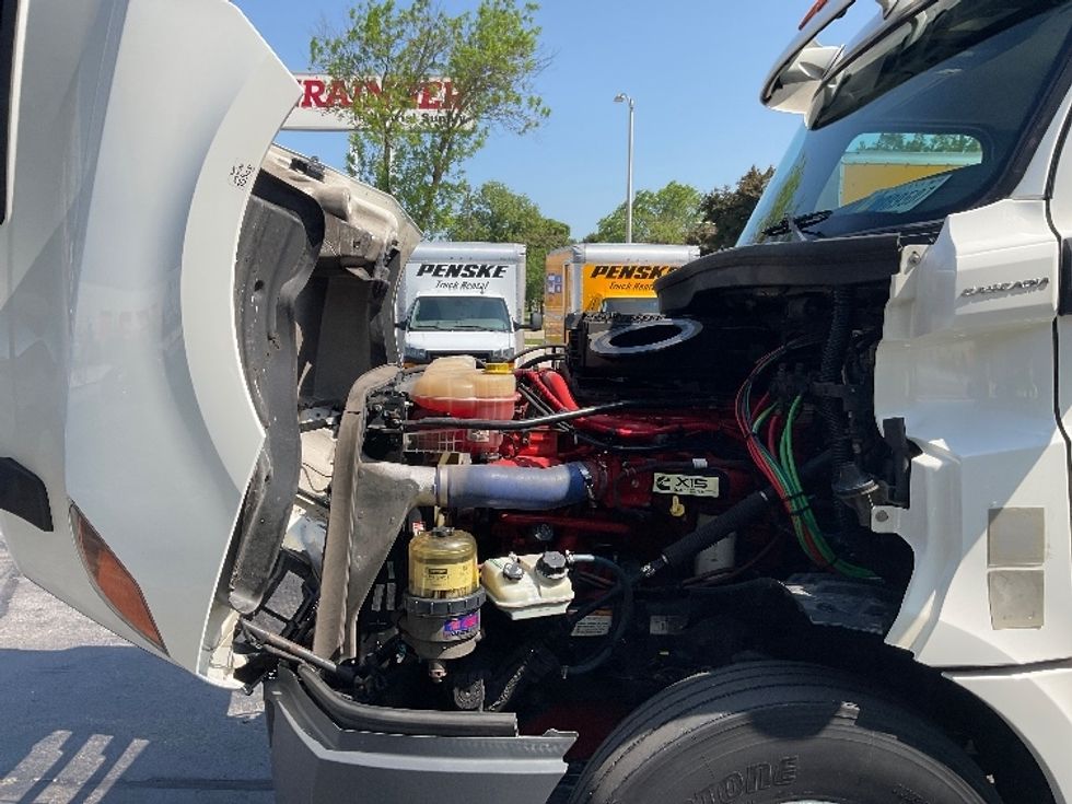 Day Cab Tractor-Heavy Duty Tractors-Freightliner-2020-T12664ST-Milwaukee-WI-425,142\n\t\tmiles-$ 52,000 - Image 15