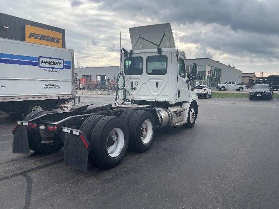 Day Cab Tractor-Heavy Duty Tractors-Freightliner-2020-T12664ST-Milwaukee-WI-425,142\n\t\tmiles-$ 52,000 - Image 7
