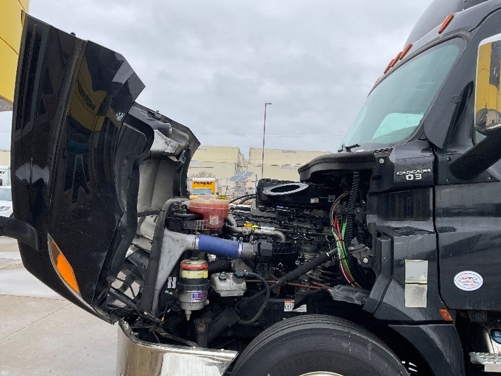 Day Cab Tractor-Heavy Duty Tractors-Freightliner-2020-T12664ST-Milwaukee-WI-591,286\n\t\tmiles-$ 29,000 - Image 16