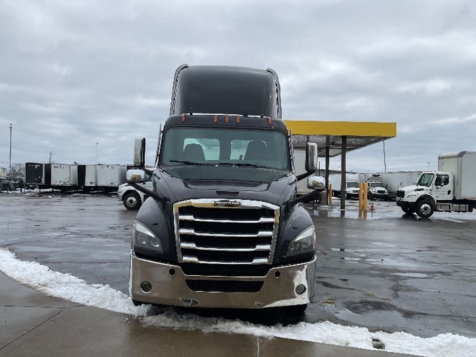 Day Cab Tractor-Heavy Duty Tractors-Freightliner-2020-T12664ST-Milwaukee-WI-591,286\n\t\tmiles-$ 29,000 - Image 2