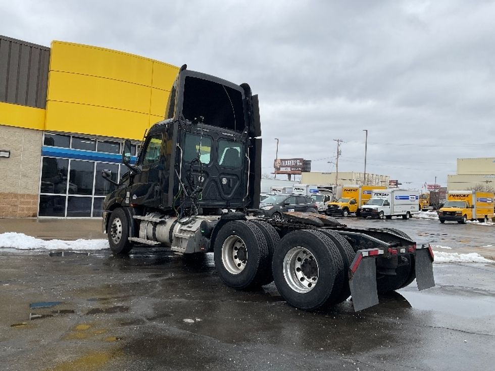 Day Cab Tractor-Heavy Duty Tractors-Freightliner-2020-T12664ST-Milwaukee-WI-591,286\n\t\tmiles-$ 29,000 - Image 5
