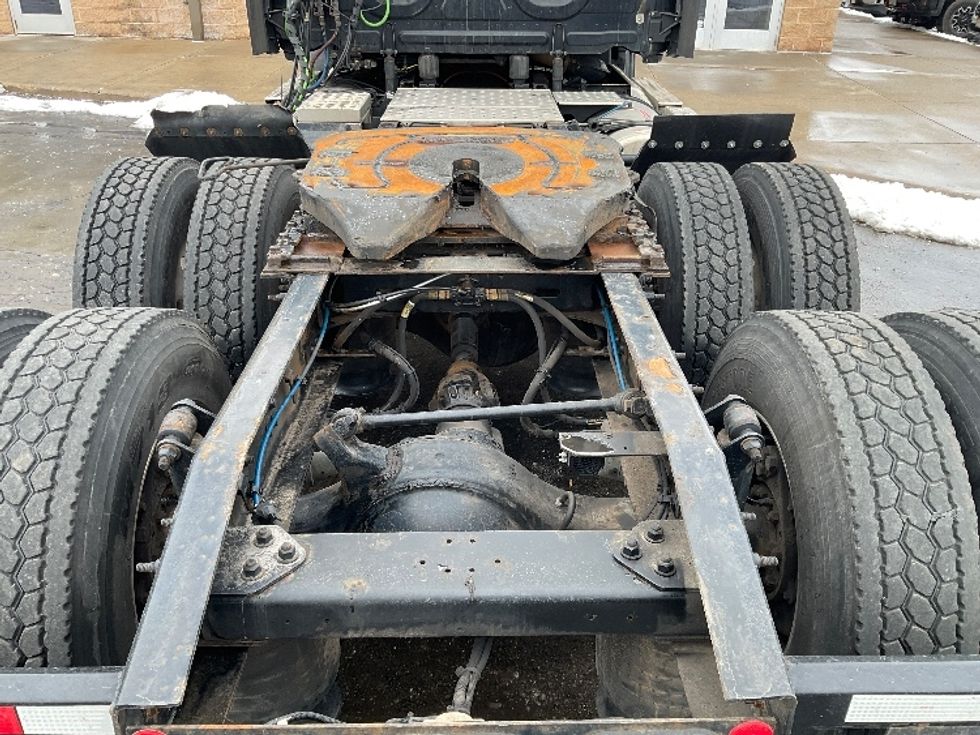 Day Cab Tractor-Heavy Duty Tractors-Freightliner-2020-T12664ST-Milwaukee-WI-591,286\n\t\tmiles-$ 29,000 - Image 6