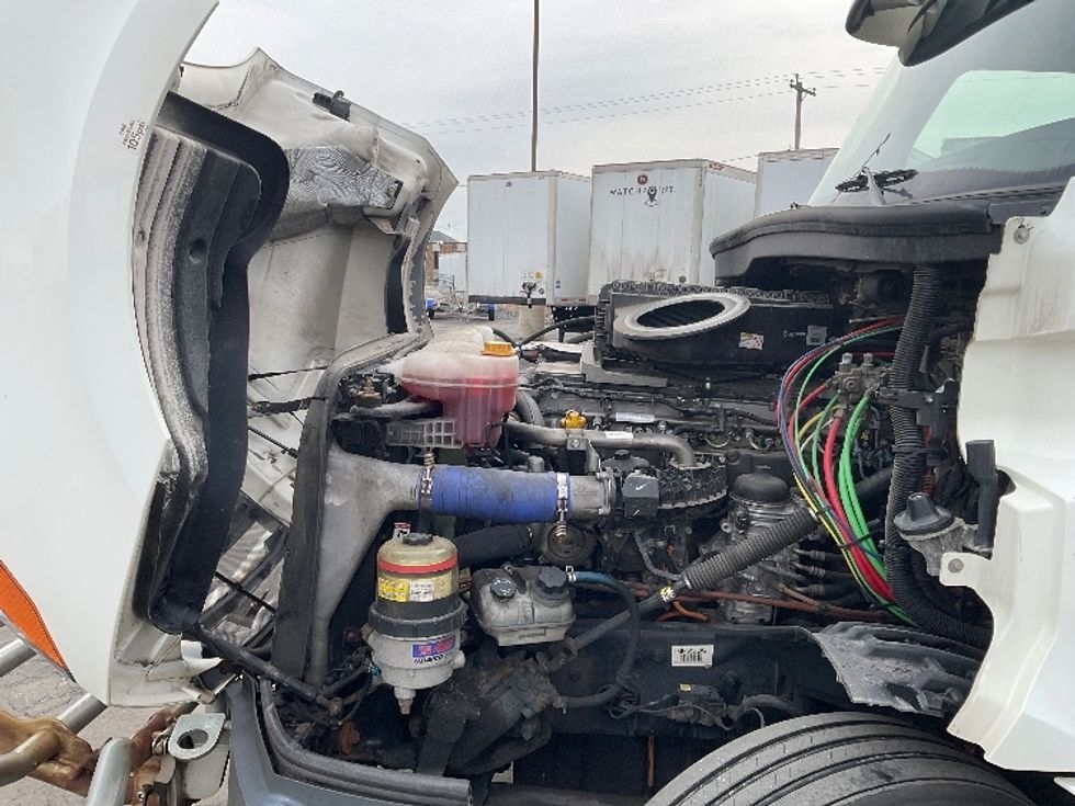 Day Cab Tractor-Heavy Duty Tractors-Freightliner-2020-T12664ST-Milwaukee-WI-695,838\n\t\tmiles-$ 27,250 - Image 16