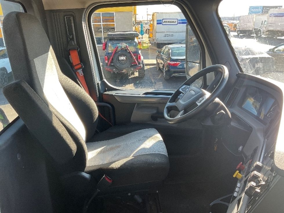 Day Cab Tractor-Heavy Duty Tractors-Freightliner-2020-T12664ST-Milwaukee-WI-713,598\n\t\tmiles-$ 27,250 - Image 14