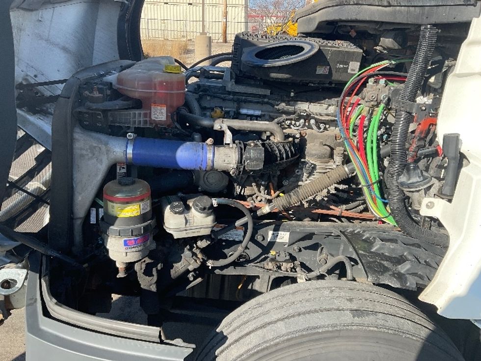 Day Cab Tractor-Heavy Duty Tractors-Freightliner-2020-T12664ST-Milwaukee-WI-713,598\n\t\tmiles-$ 27,250 - Image 16