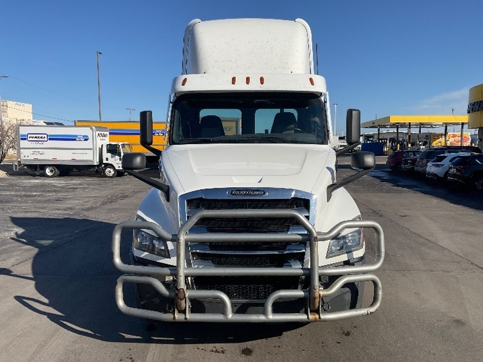 Day Cab Tractor-Heavy Duty Tractors-Freightliner-2020-T12664ST-Milwaukee-WI-713,598\n\t\tmiles-$ 27,250 - Image 2