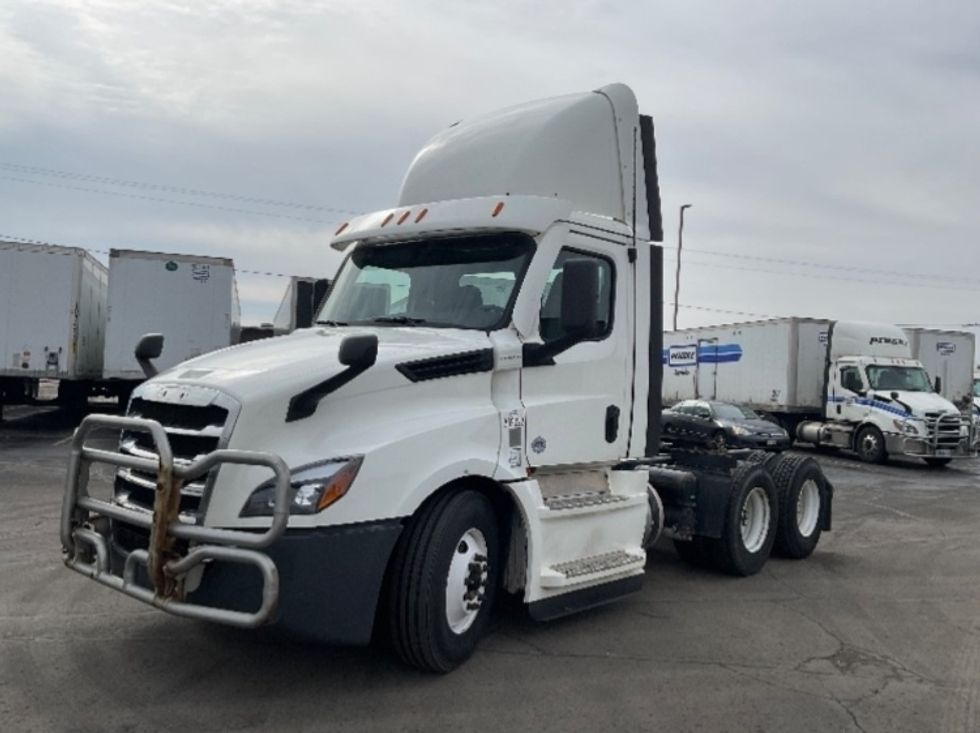 Day Cab Tractor-Heavy Duty Tractors-Freightliner-2020-T12664ST-Milwaukee-WI-713,598\n\t\tmiles-$ 27,250 - Image 3