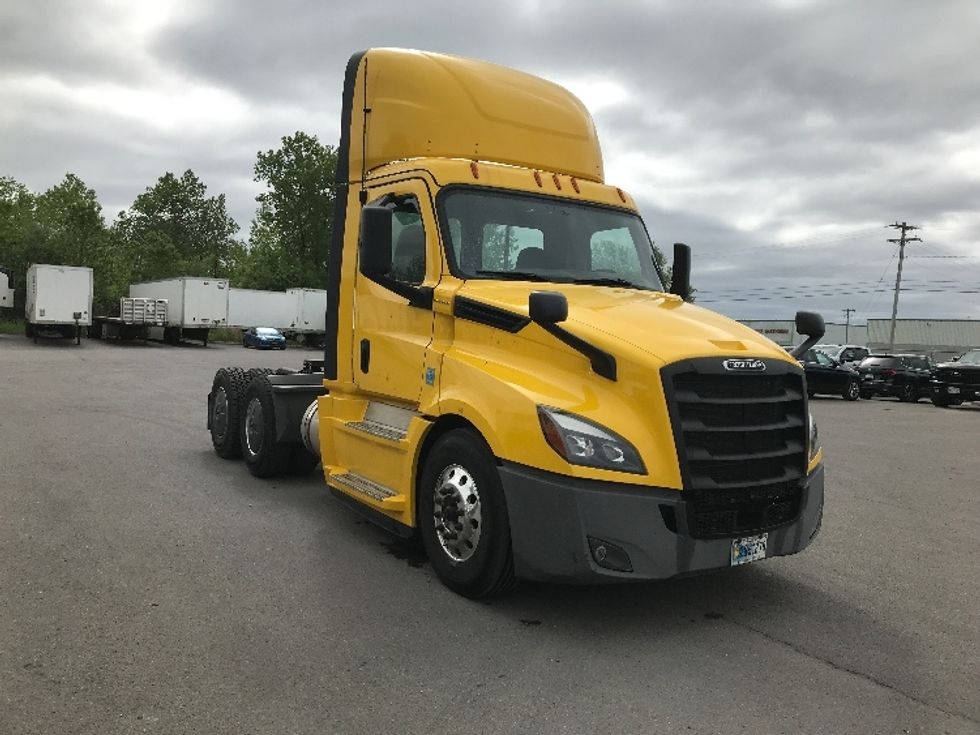 Day Cab Tractor-Heavy Duty Tractors-Freightliner-2020-T12664ST-Minoa-NY-418,530\n\t\tmiles-$ 39,500 - Image 1