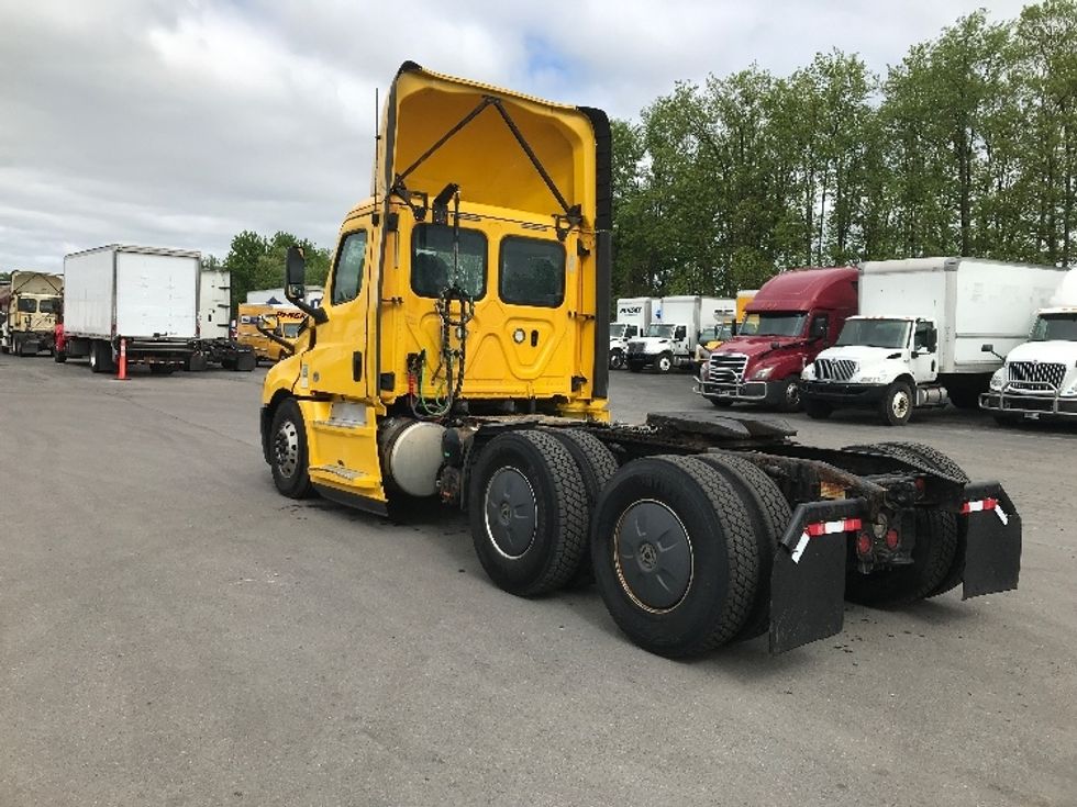 Day Cab Tractor-Heavy Duty Tractors-Freightliner-2020-T12664ST-Minoa-NY-418,530\n\t\tmiles-$ 39,500 - Image 5