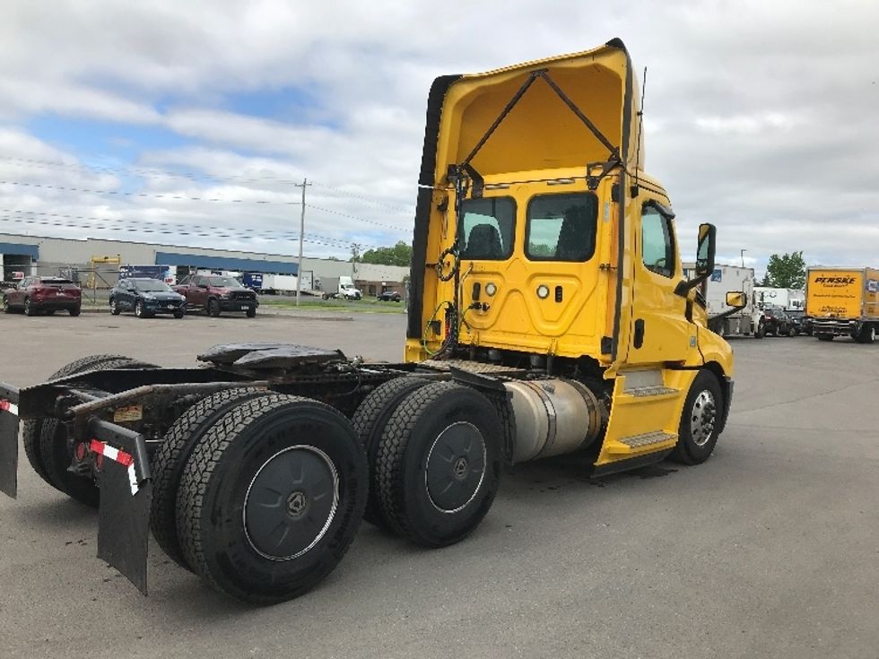 Day Cab Tractor-Heavy Duty Tractors-Freightliner-2020-T12664ST-Minoa-NY-418,530\n\t\tmiles-$ 39,500 - Image 7