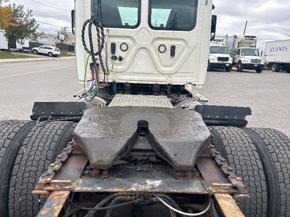 Day Cab Tractor-Heavy Duty Tractors-Freightliner-2020-T12664ST-Mississauga-ON-111,221\n\t\tkm-$ 92,500 - Image 6