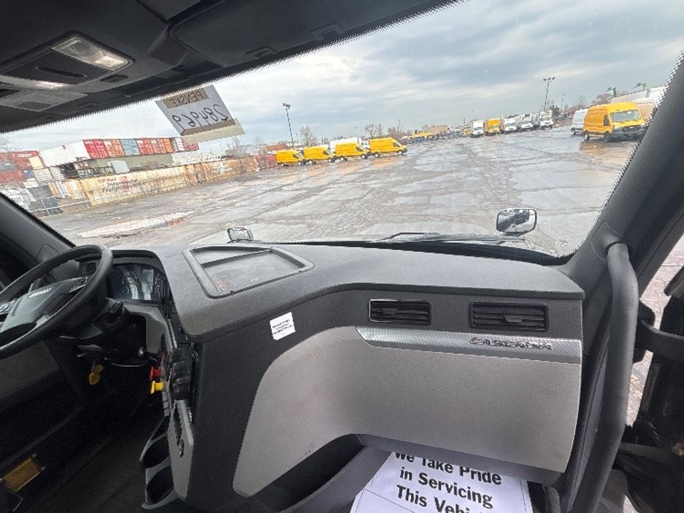 Day Cab Tractor-Heavy Duty Tractors-Freightliner-2020-T12664ST-Mississauga-ON-245,331\n\t\tkm-$ 75,000 - Image 13