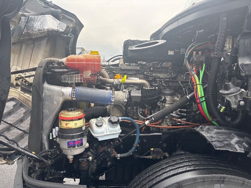 Day Cab Tractor-Heavy Duty Tractors-Freightliner-2020-T12664ST-Mississauga-ON-245,331\n\t\tkm-$ 75,000 - Image 16