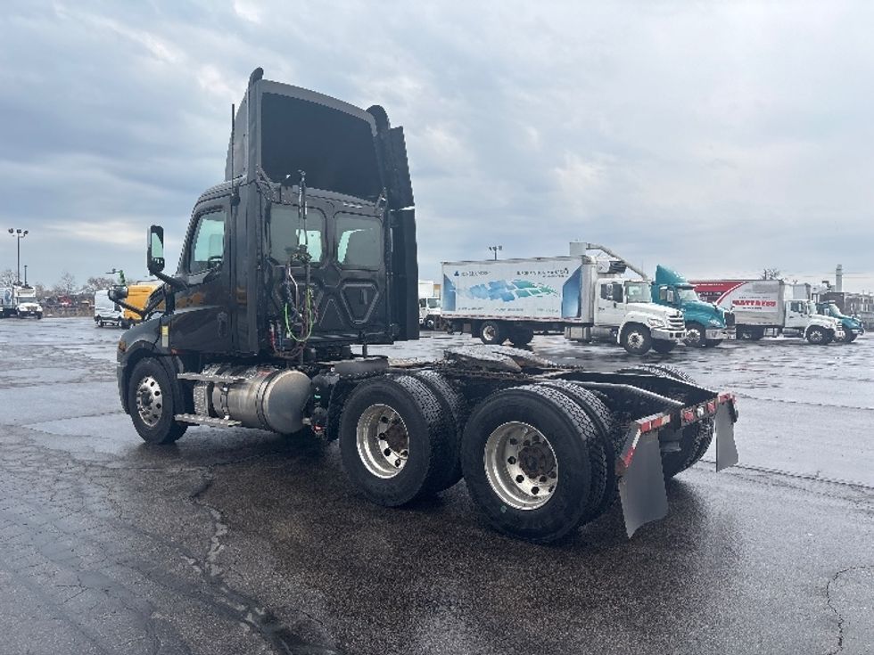 Day Cab Tractor-Heavy Duty Tractors-Freightliner-2020-T12664ST-Mississauga-ON-245,331\n\t\tkm-$ 75,000 - Image 5