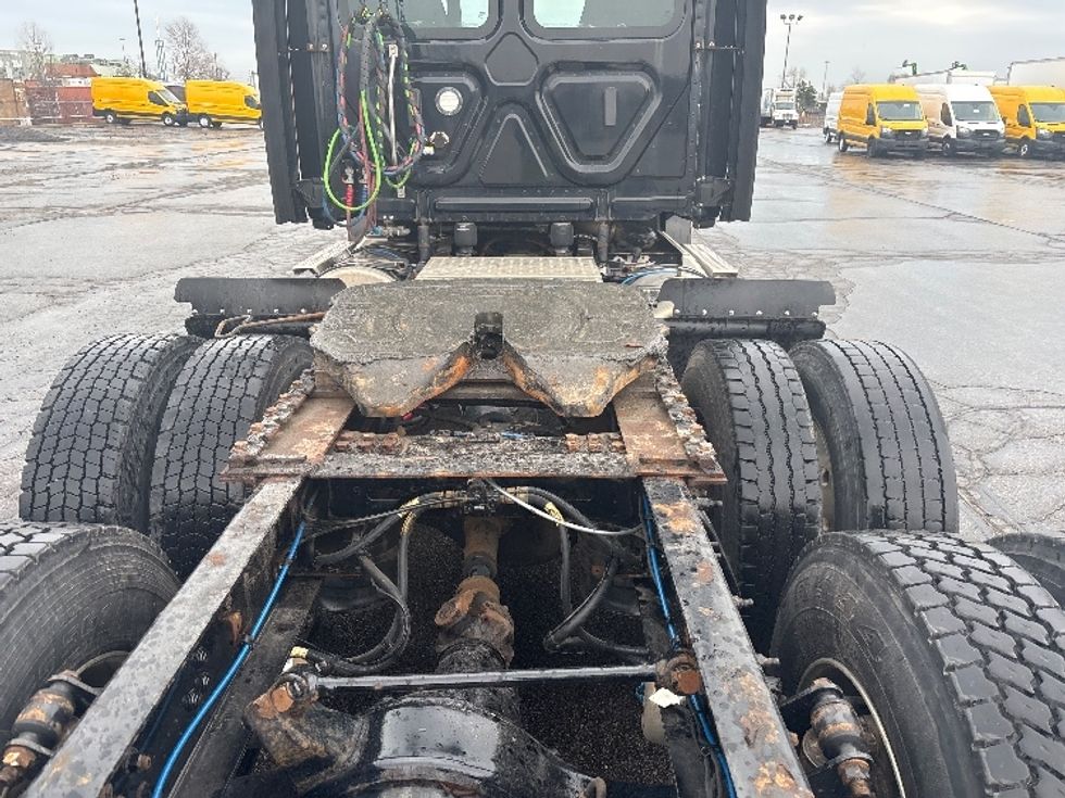 Day Cab Tractor-Heavy Duty Tractors-Freightliner-2020-T12664ST-Mississauga-ON-245,331\n\t\tkm-$ 75,000 - Image 6