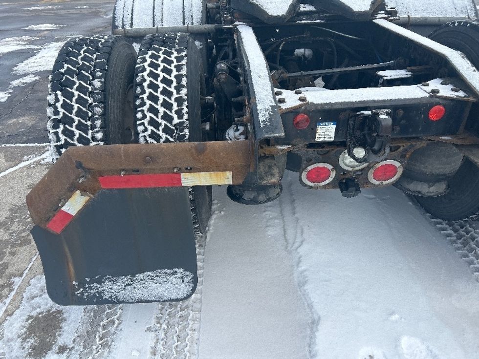 Day Cab Tractor-Heavy Duty Tractors-Freightliner-2020-T12664ST-Mississauga-ON-319,750\n\t\tkm-$ 73,750 - Image 17