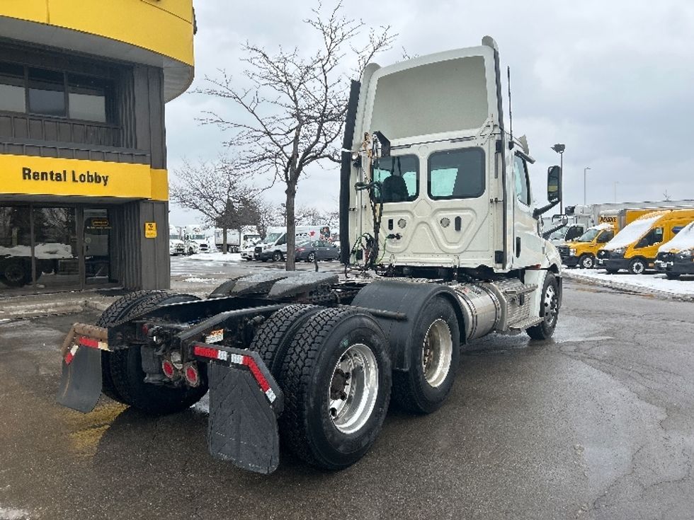 Day Cab Tractor-Heavy Duty Tractors-Freightliner-2020-T12664ST-Mississauga-ON-319,750\n\t\tkm-$ 73,750 - Image 7
