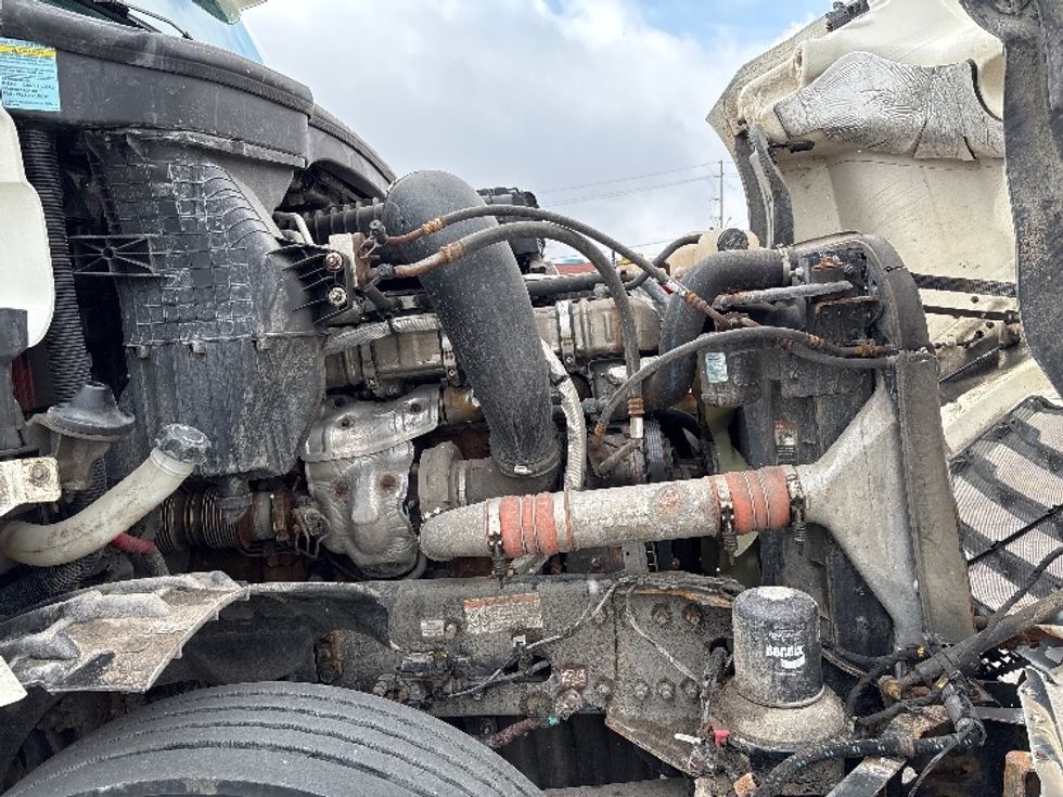 Day Cab Tractor-Heavy Duty Tractors-Freightliner-2020-T12664ST-Mississauga-ON-358,287\n\t\tkm-$ 69,500 - Image 15