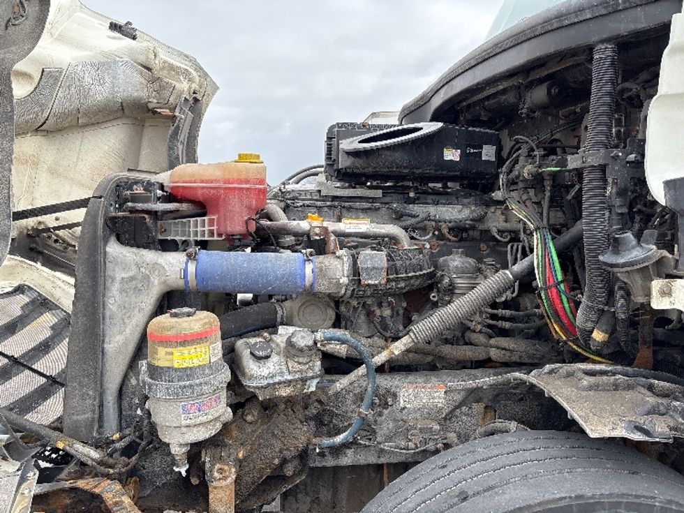 Day Cab Tractor-Heavy Duty Tractors-Freightliner-2020-T12664ST-Mississauga-ON-358,287\n\t\tkm-$ 69,500 - Image 16