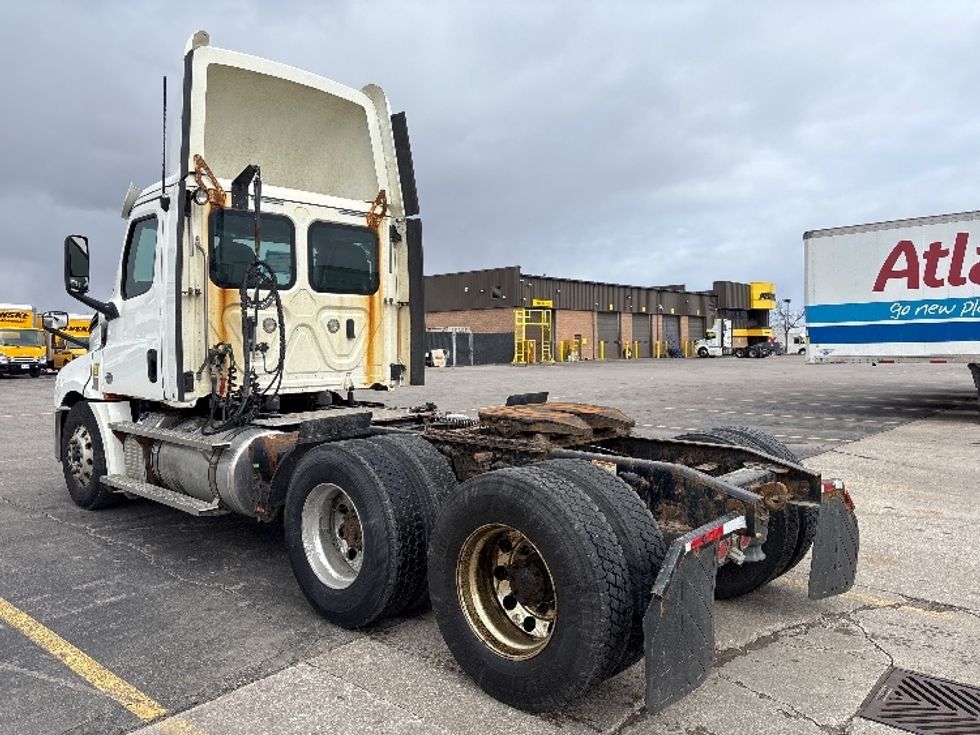Day Cab Tractor-Heavy Duty Tractors-Freightliner-2020-T12664ST-Mississauga-ON-358,287\n\t\tkm-$ 69,500 - Image 5