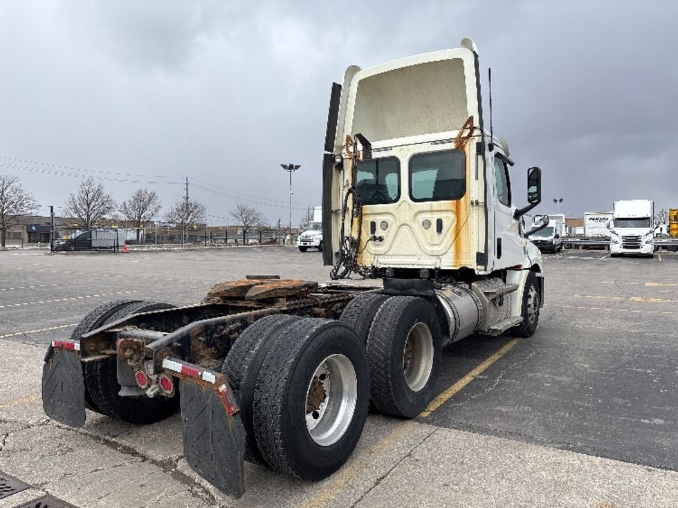 Day Cab Tractor-Heavy Duty Tractors-Freightliner-2020-T12664ST-Mississauga-ON-358,287\n\t\tkm-$ 69,500 - Image 7