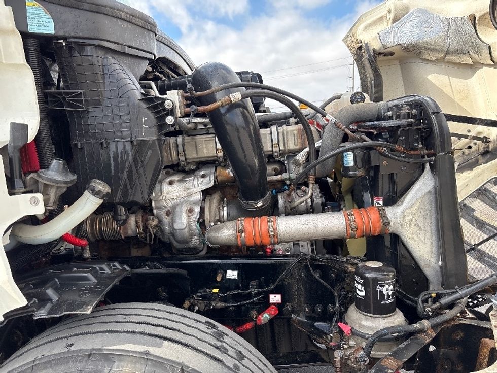 Day Cab Tractor-Heavy Duty Tractors-Freightliner-2020-T12664ST-Mississauga-ON-382,676\n\t\tkm-$ 71,250 - Image 15