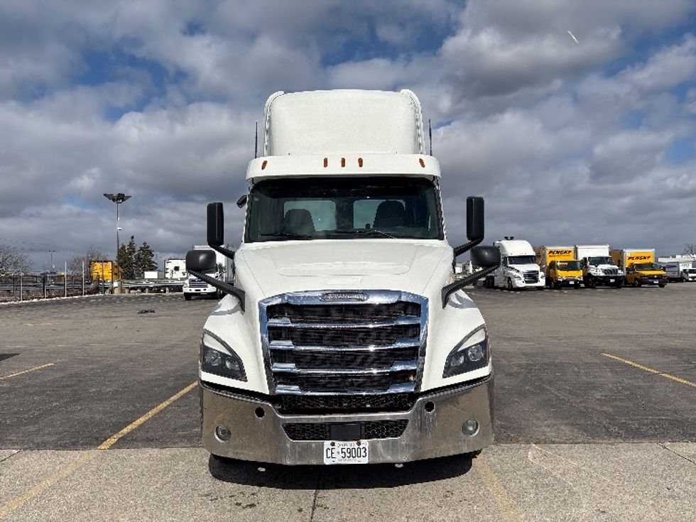 Day Cab Tractor-Heavy Duty Tractors-Freightliner-2020-T12664ST-Mississauga-ON-382,676\n\t\tkm-$ 71,250 - Image 2