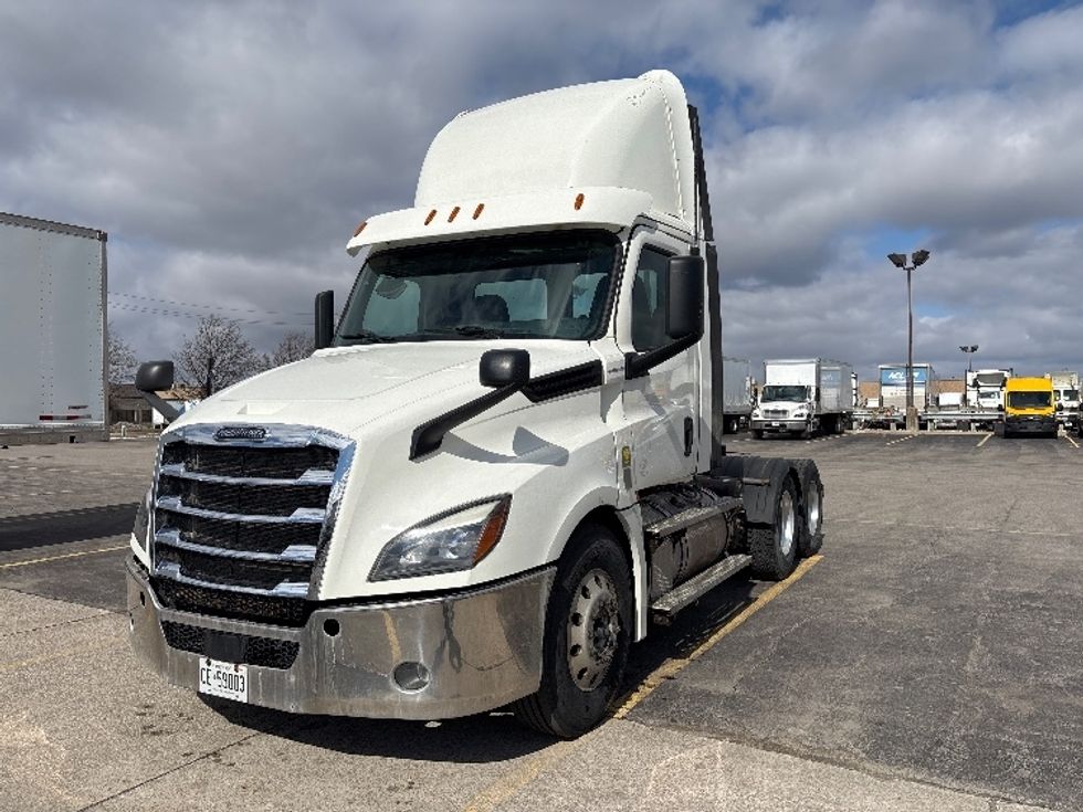 Day Cab Tractor-Heavy Duty Tractors-Freightliner-2020-T12664ST-Mississauga-ON-382,676\n\t\tkm-$ 71,250 - Image 3
