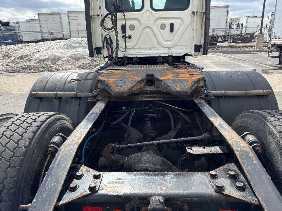 Day Cab Tractor-Heavy Duty Tractors-Freightliner-2020-T12664ST-Mississauga-ON-382,676\n\t\tkm-$ 71,250 - Image 6