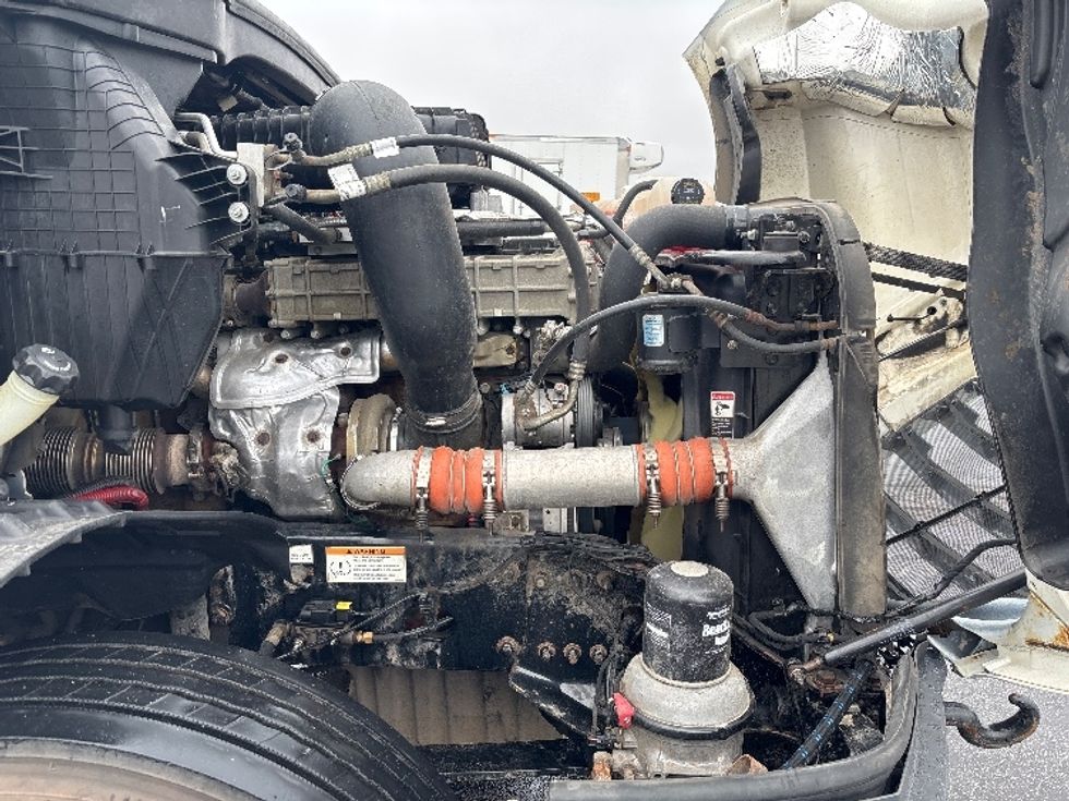 Day Cab Tractor-Heavy Duty Tractors-Freightliner-2020-T12664ST-Mississauga-ON-411,645\n\t\tkm-$ 76,000 - Image 15