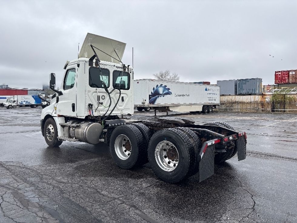 Day Cab Tractor-Heavy Duty Tractors-Freightliner-2020-T12664ST-Mississauga-ON-411,645\n\t\tkm-$ 76,000 - Image 5