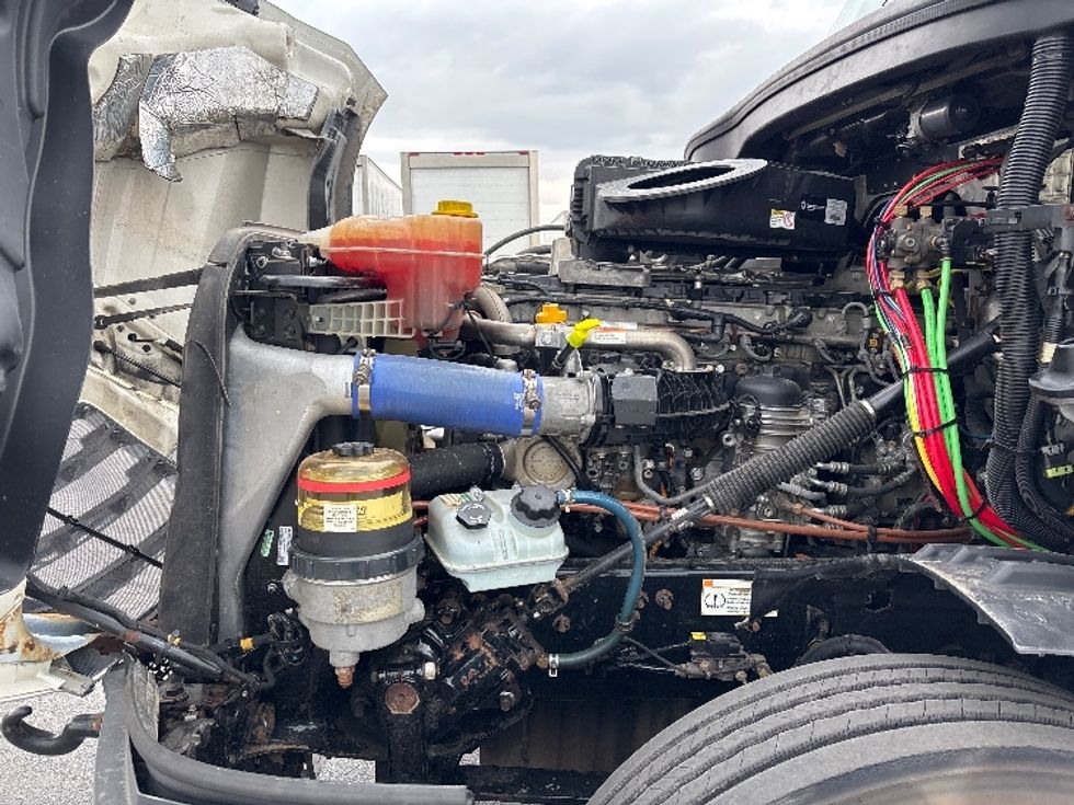 Day Cab Tractor-Heavy Duty Tractors-Freightliner-2020-T12664ST-Mississauga-ON-436,365\n\t\tkm-$ 73,000 - Image 16