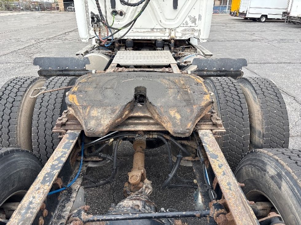Day Cab Tractor-Heavy Duty Tractors-Freightliner-2020-T12664ST-Mississauga-ON-436,365\n\t\tkm-$ 73,000 - Image 6