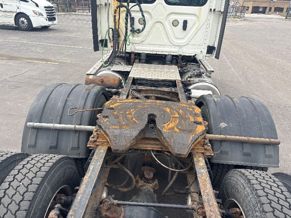 Day Cab Tractor-Heavy Duty Tractors-Freightliner-2020-T12664ST-Mississauga-ON-455,962\n\t\tkm-$ 73,250 - Image 6