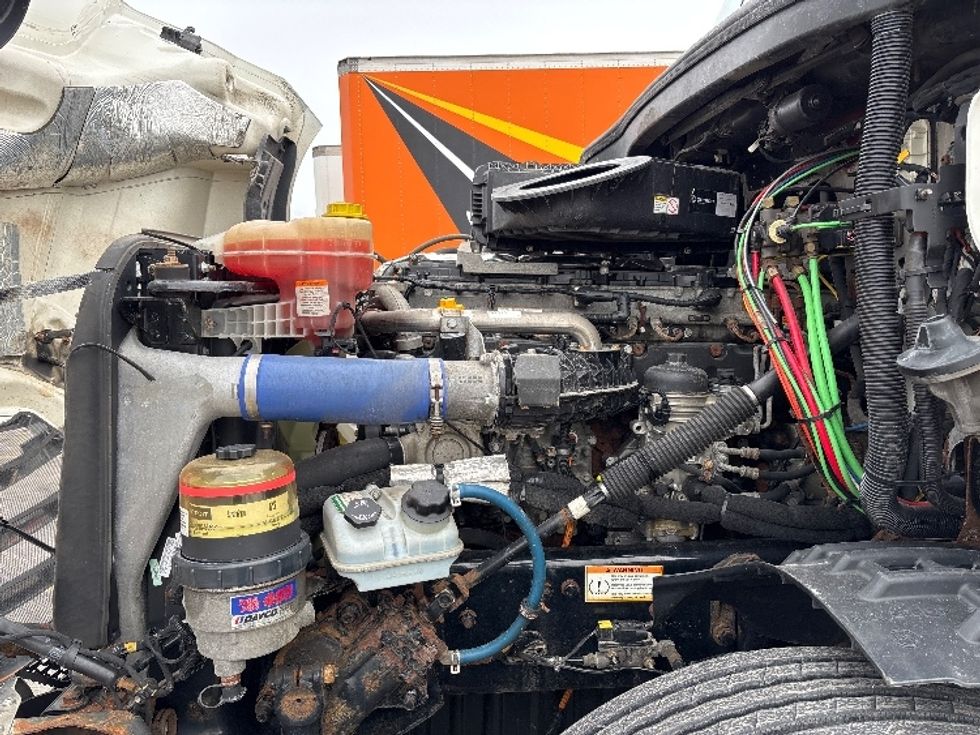 Day Cab Tractor-Heavy Duty Tractors-Freightliner-2020-T12664ST-Mississauga-ON-480,611\n\t\tkm-$ 63,750 - Image 16