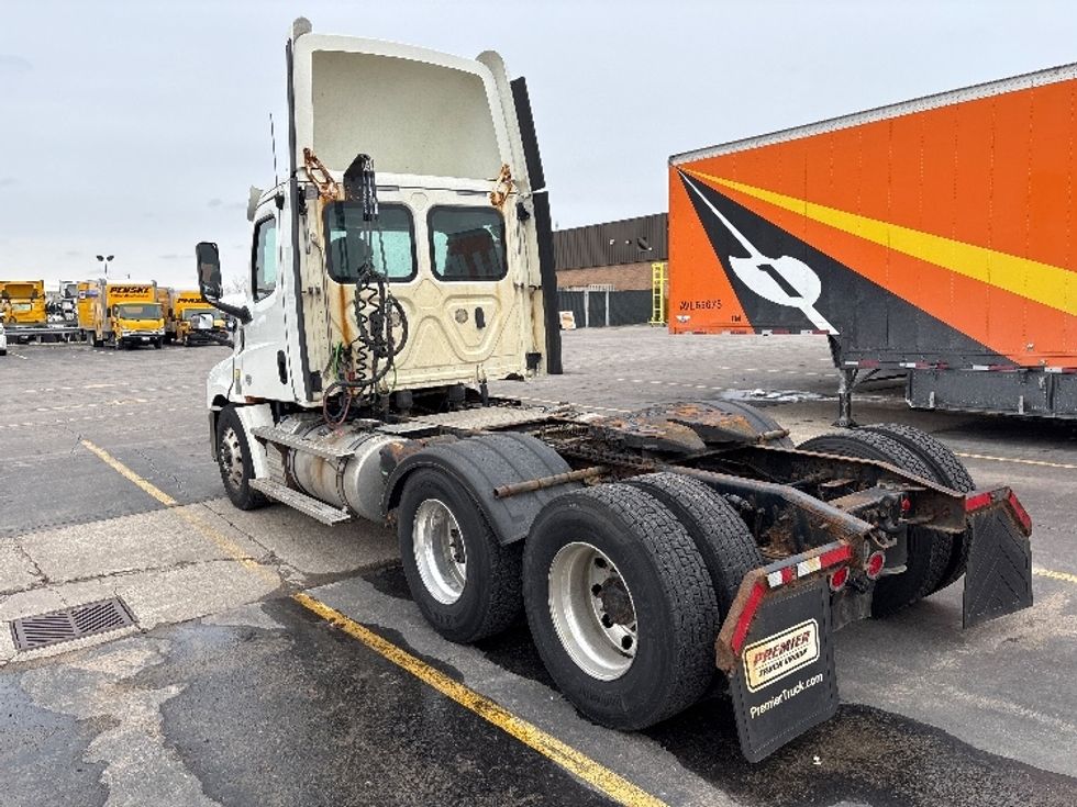 Day Cab Tractor-Heavy Duty Tractors-Freightliner-2020-T12664ST-Mississauga-ON-480,611\n\t\tkm-$ 63,750 - Image 5