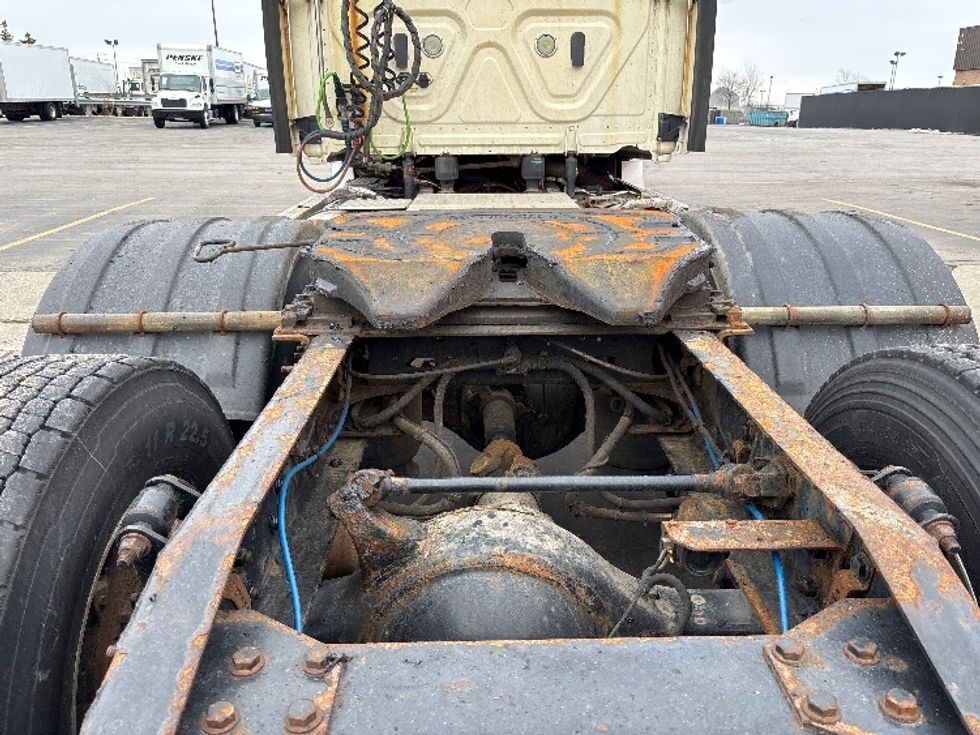 Day Cab Tractor-Heavy Duty Tractors-Freightliner-2020-T12664ST-Mississauga-ON-480,611\n\t\tkm-$ 63,750 - Image 6