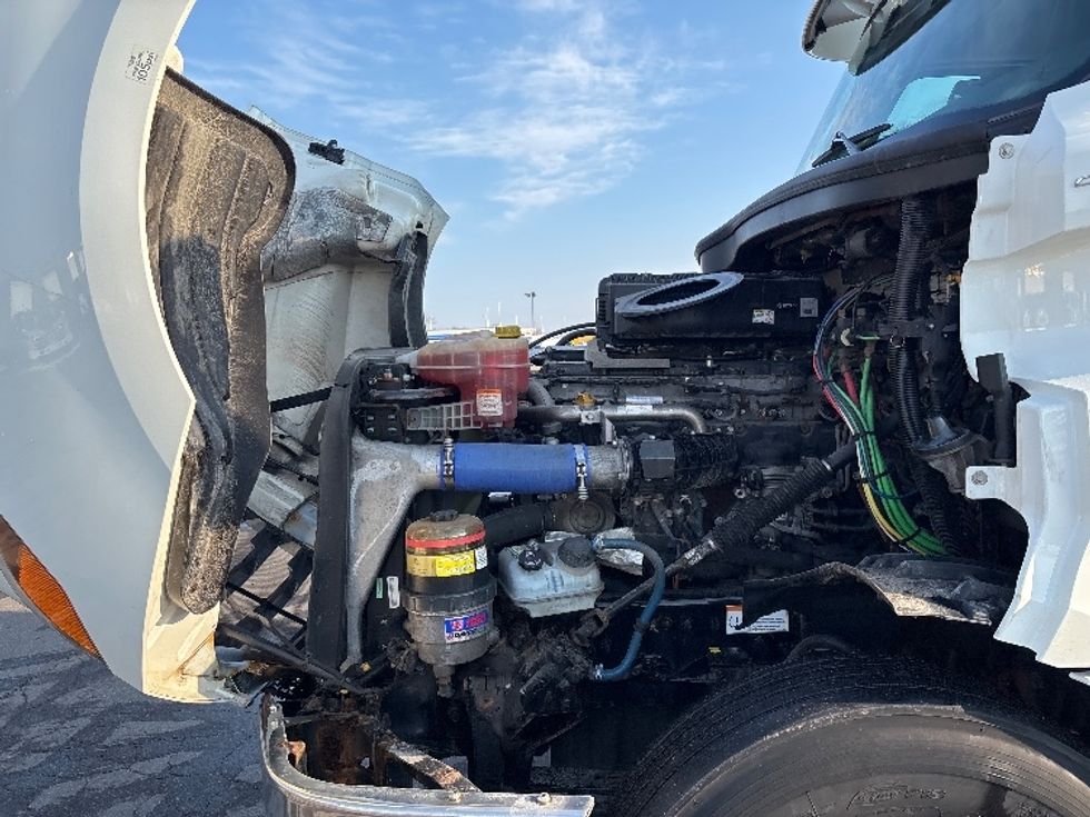 Day Cab Tractor-Heavy Duty Tractors-Freightliner-2020-T12664ST-Mississauga-ON-506,390\n\t\tkm-$ 62,750 - Image 15