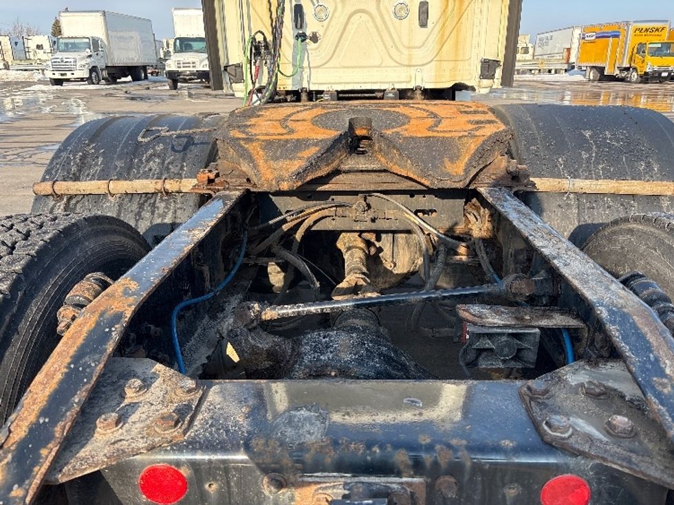 Day Cab Tractor-Heavy Duty Tractors-Freightliner-2020-T12664ST-Mississauga-ON-506,390\n\t\tkm-$ 62,750 - Image 6