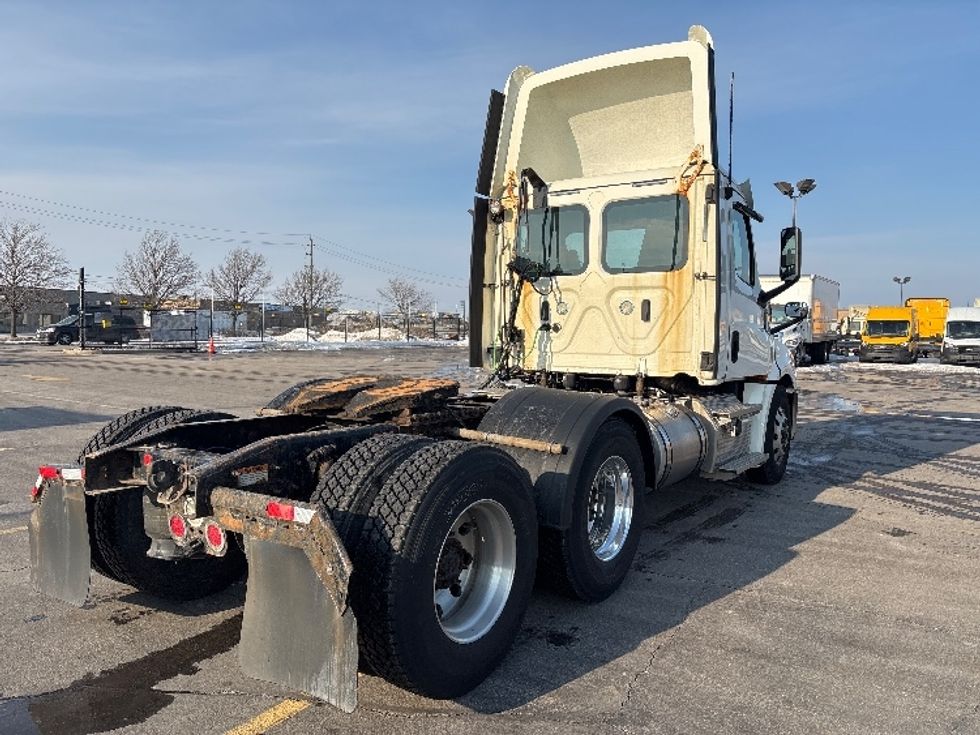 Day Cab Tractor-Heavy Duty Tractors-Freightliner-2020-T12664ST-Mississauga-ON-506,390\n\t\tkm-$ 62,750 - Image 7